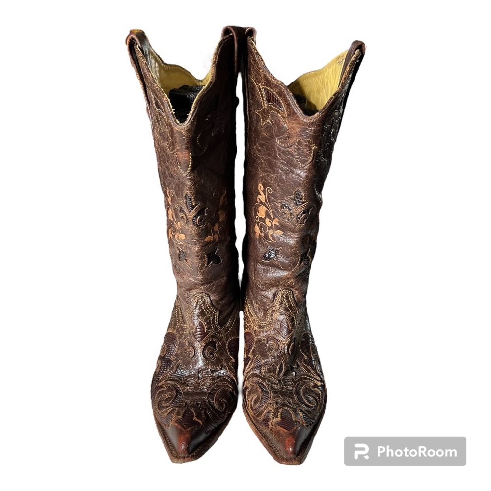 COWBOY BOOTS -  Genuine lizard skin corral boots  - Size 9